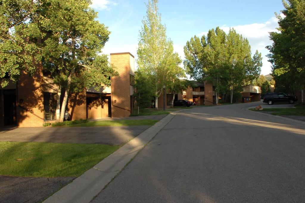 Family Friendly Condo - Парк-Сити Экстерьер фото