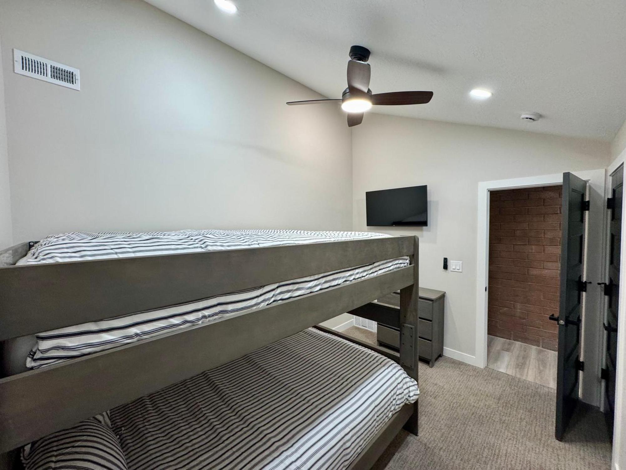 Family Friendly Condo - Парк-Сити Экстерьер фото