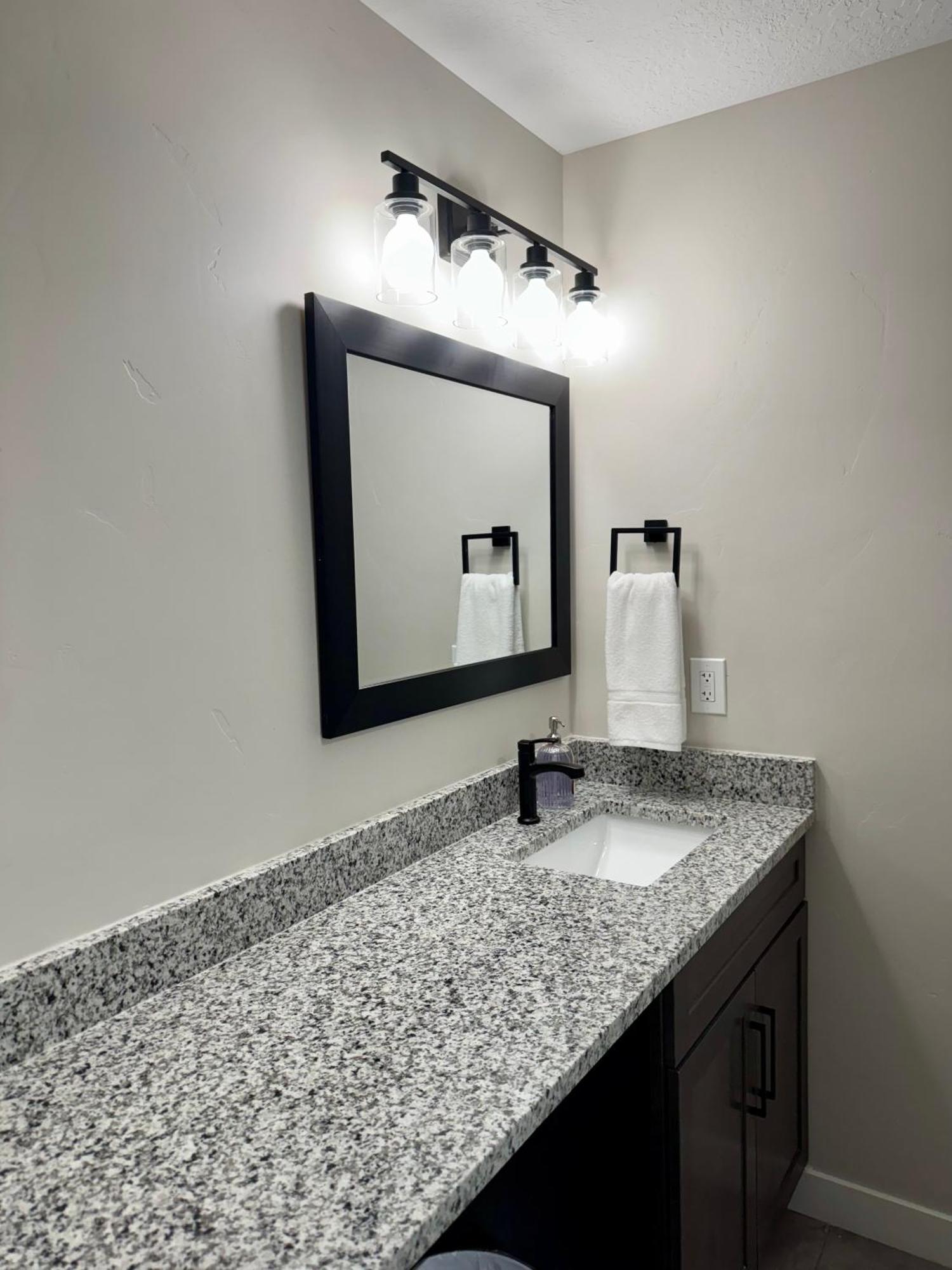 Family Friendly Condo - Парк-Сити Экстерьер фото